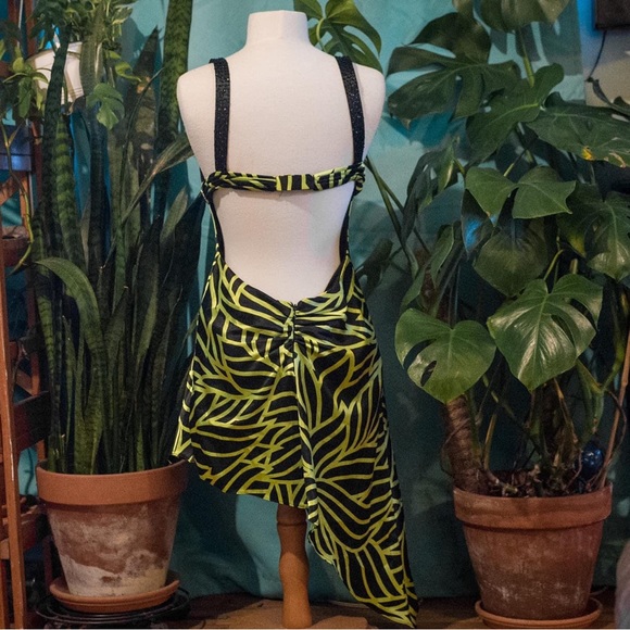 Le Chateau Dress Size Small - Picture 2 of 3